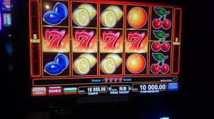 Online slots reels spinning bonus rounds free spins Myanmar
